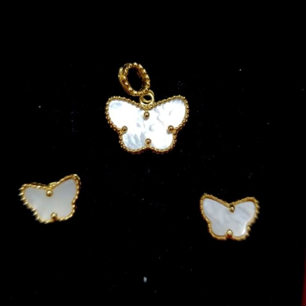 Set - Earring and pendant